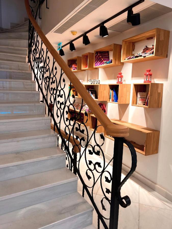 Uk Hotel Истанбул Екстериор снимка