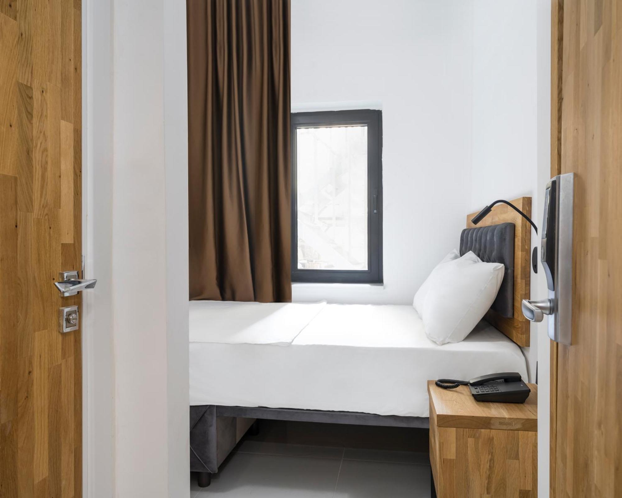 Uk Hotel Истанбул Екстериор снимка
