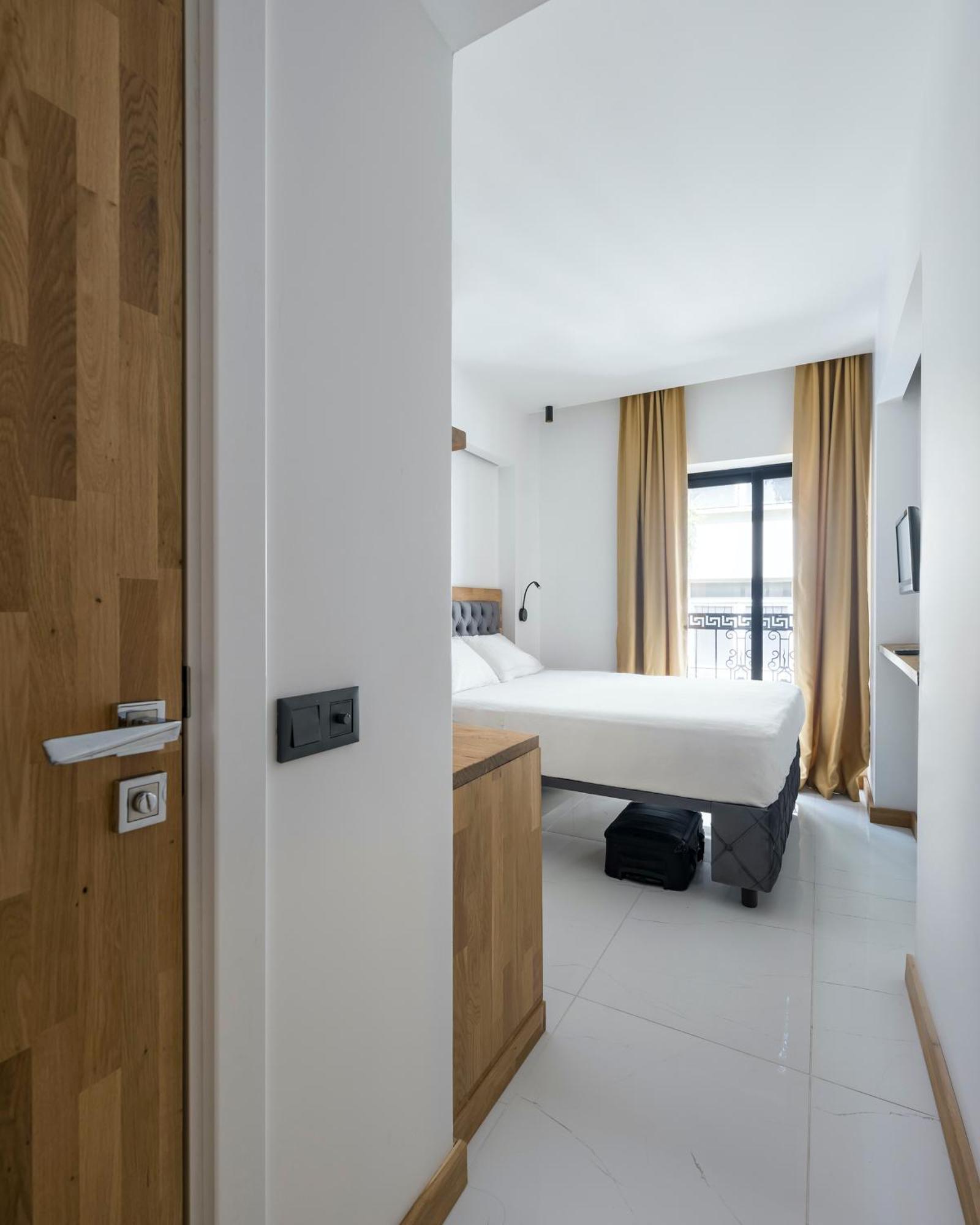 Uk Hotel Истанбул Екстериор снимка